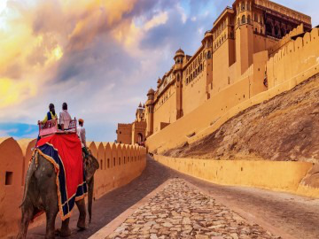 Rajasthan Motorcycle Tour: 7-Day Adventure from Delhi to Udaipur